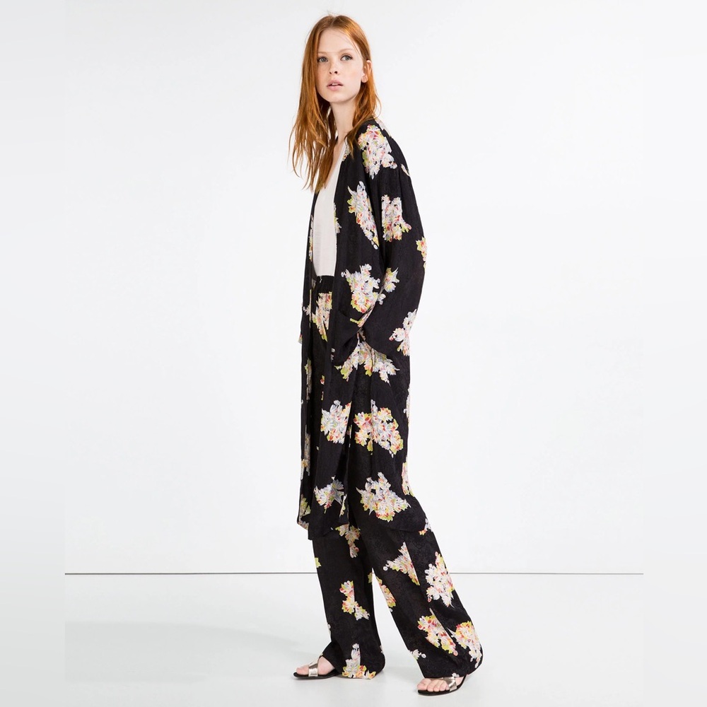 Zara Viscose Kimono - Black Floral